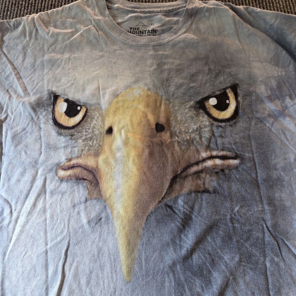The Mountain Men's T-Shirt Face Of A Bald Eagle Light Blue Size XL